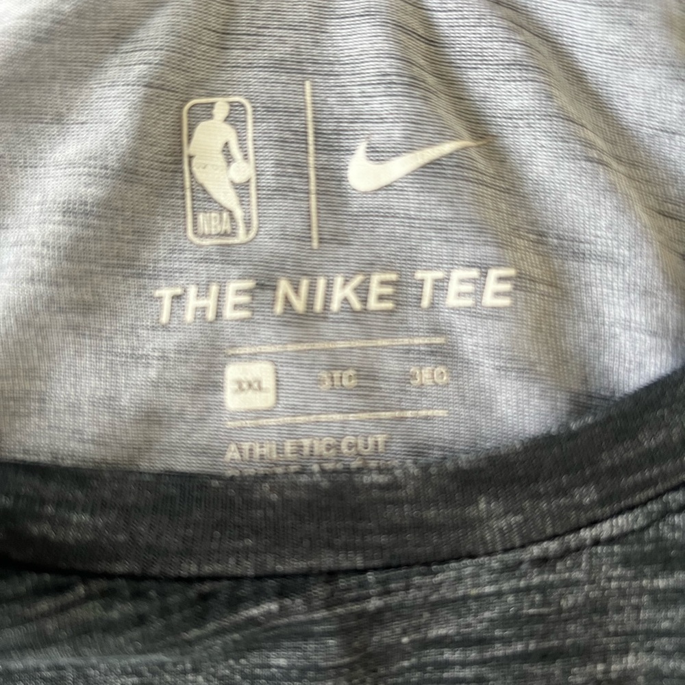 Nike dry fit NY Knicks T shirt